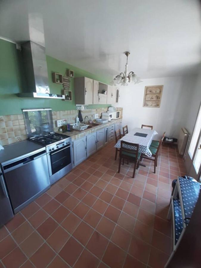 Maison Confort Et Repos Crecy-la-Chapelle Екстер'єр фото
